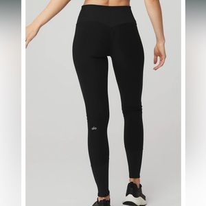 Alo High-Waist Chill Zone Legging